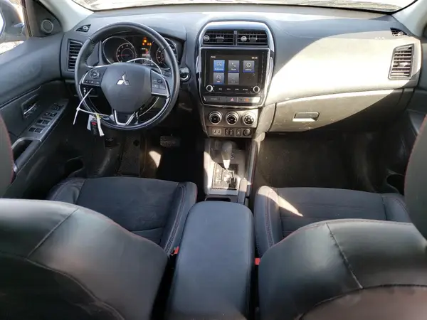JA4ARUAU8NU014354 2022 MITSUBISHI OUTLANDER - Image 8