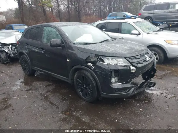 JA4ARUAU8NU023717 2022 MITSUBISHI OUTLANDER - Image 1