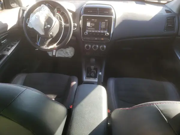 JA4ARUAU8NU024060 2022 MITSUBISHI OUTLANDER - Image 8