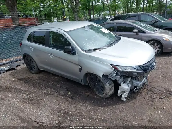 JA4ARUAU8PU002854 2023 MITSUBISHI OUTLANDER - Image 1