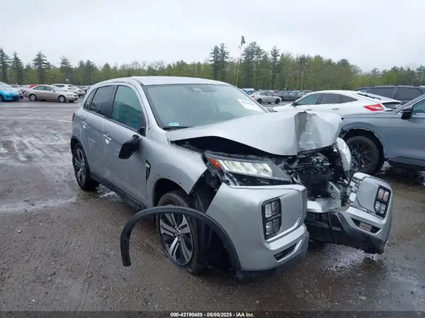 JA4ARUAU8PU002904 2023 MITSUBISHI OUTLANDER - Image 1