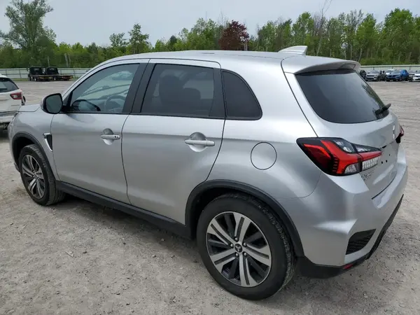 JA4ARUAU8PU010937 2023 MITSUBISHI OUTLANDER - Image 2