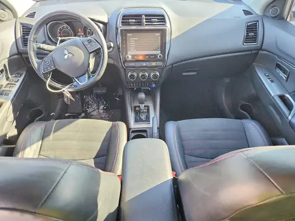 JA4ARUAU8PU011845 2023 MITSUBISHI OUTLANDER - Image 8