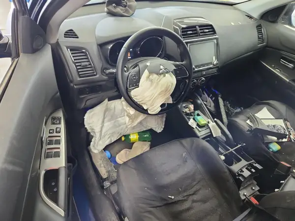 JA4ARUAU8PU012347 2023 MITSUBISHI OUTLANDER - Image 8
