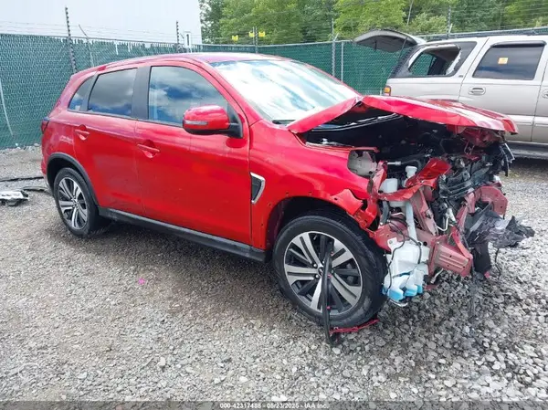 JA4ARUAU8PU015524 2023 MITSUBISHI OUTLANDER - Image 1