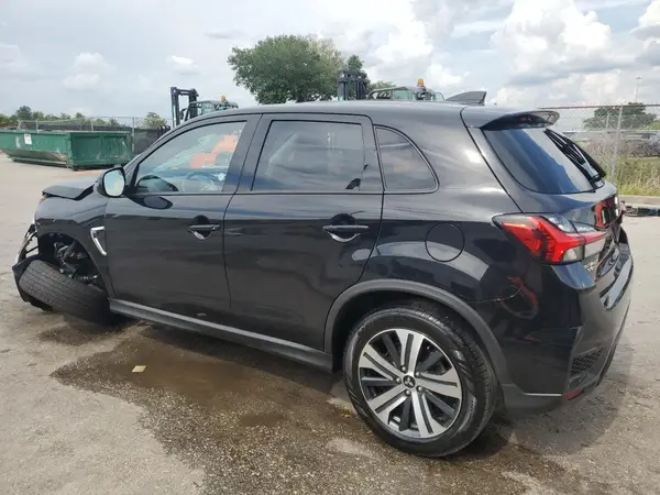 JA4ARUAU8RU002663 2024 MITSUBISHI OUTLANDER - Image 2