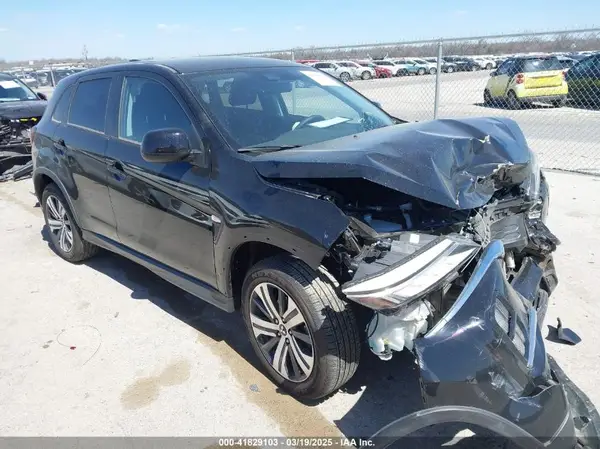 JA4ARUAU8RU013467 2024 MITSUBISHI OUTLANDER - Image 1