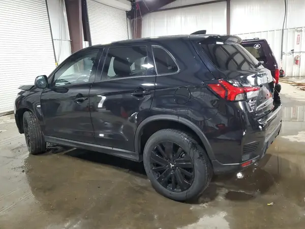 JA4ARUAU8RU013940 2024 MITSUBISHI OUTLANDER - Image 2