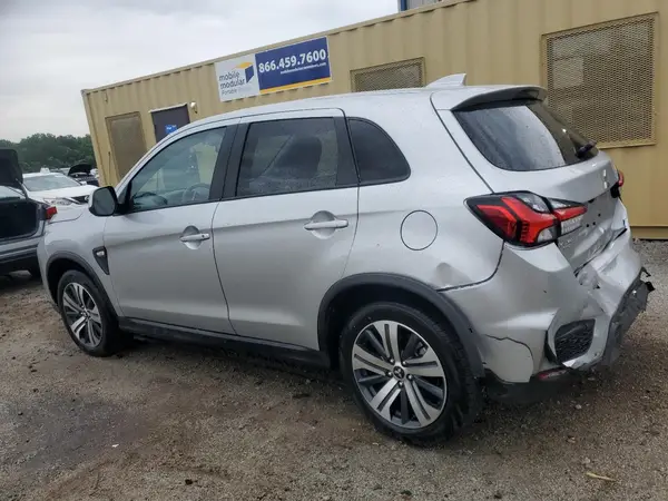 JA4ARUAU8RU019379 2024 MITSUBISHI OUTLANDER - Image 2