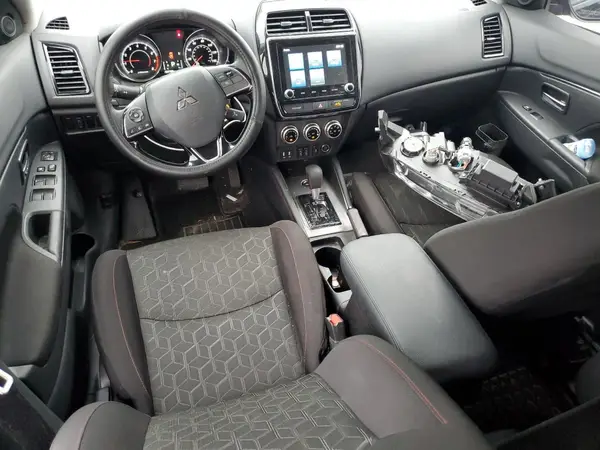 JA4ARUAU8RU019396 2024 MITSUBISHI OUTLANDER - Image 8