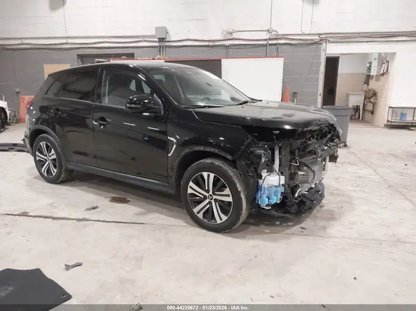 JA4ARUAU8RU022993 2024 MITSUBISHI OUTLANDER - Image 1