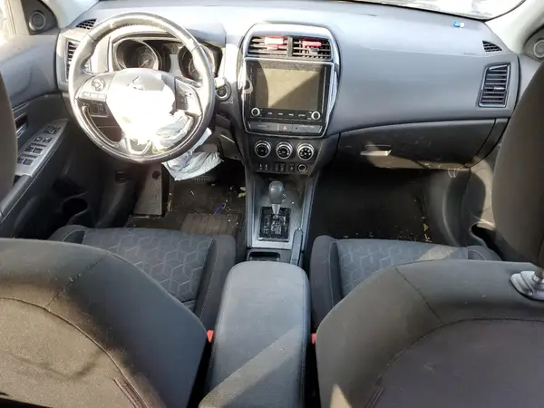 JA4ARUAU9MU010800 2021 MITSUBISHI OUTLANDER - Image 8