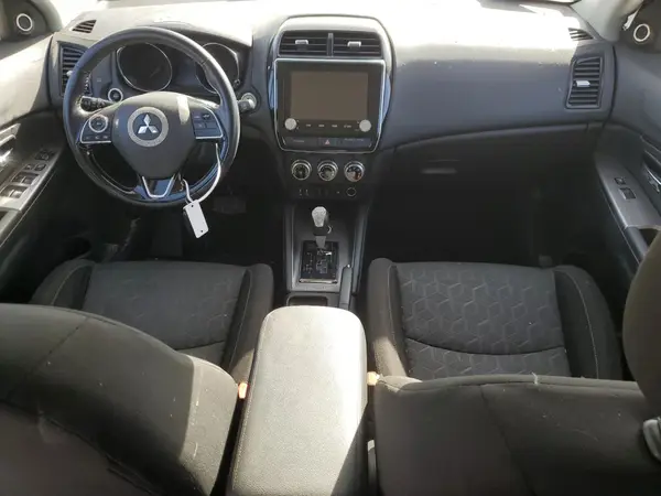 JA4ARUAU9MU010862 2021 MITSUBISHI OUTLANDER - Image 8