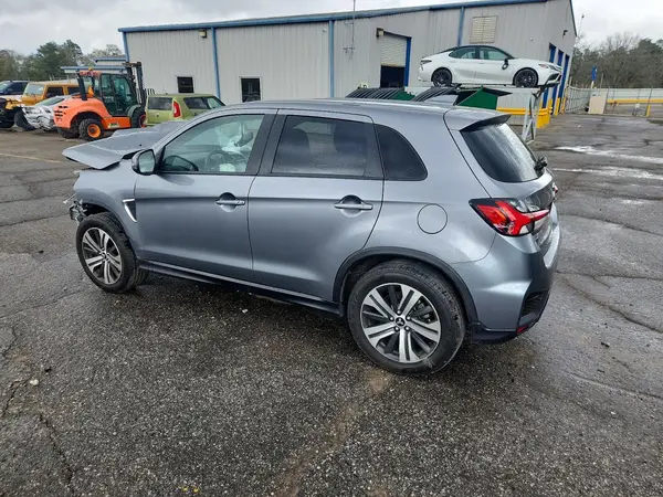 JA4ARUAU9NU007770 2022 MITSUBISHI OUTLANDER - Image 2