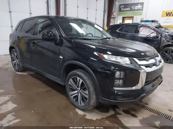 JA4ARUAU9NU017604 2022 MITSUBISHI OUTLANDER - Image 1