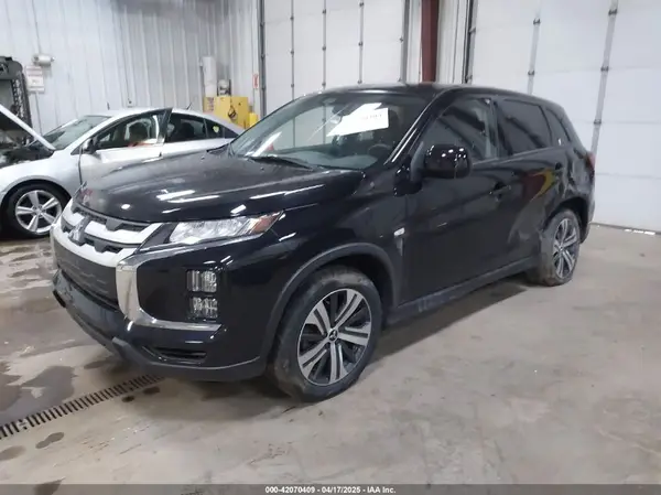 JA4ARUAU9NU017604 2022 MITSUBISHI OUTLANDER - Image 2
