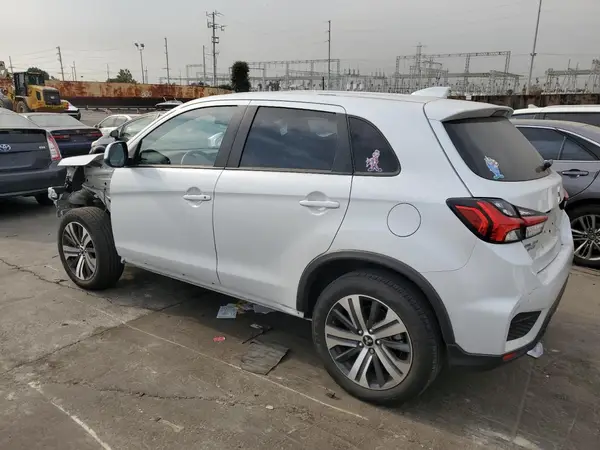 JA4ARUAU9NU022463 2022 MITSUBISHI OUTLANDER - Image 2