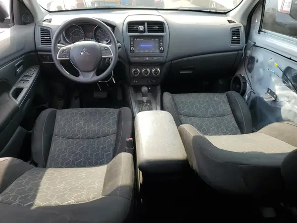 JA4ARUAU9NU022463 2022 MITSUBISHI OUTLANDER - Image 8