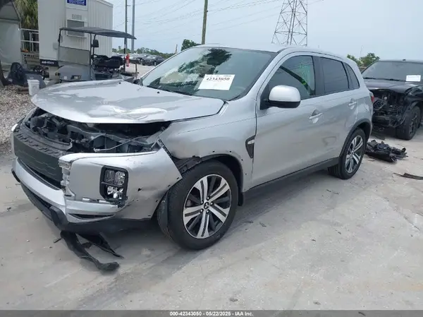 JA4ARUAU9PU007786 2023 MITSUBISHI OUTLANDER - Image 2
