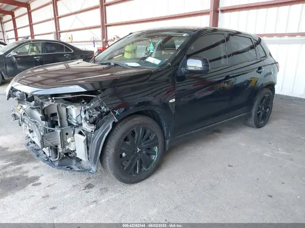 JA4ARUAU9PU013541 2023 MITSUBISHI OUTLANDER - Image 2