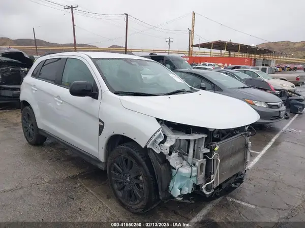 JA4ARUAU9PU014995 2023 MITSUBISHI OUTLANDER - Image 1
