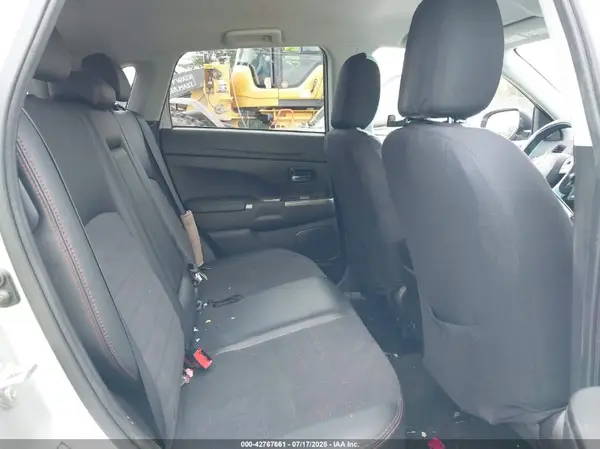 JA4ARUAU9PU015662 2023 MITSUBISHI OUTLANDER - Image 8