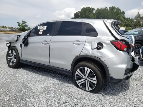 JA4ARUAU9RU004812 2024 MITSUBISHI OUTLANDER - Image 2