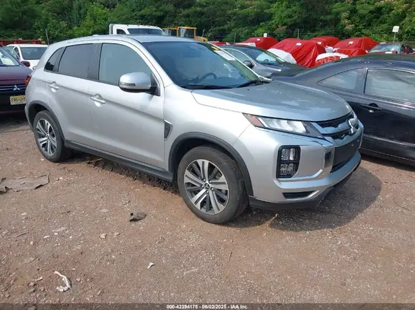 JA4ARUAU9RU012571 2024 MITSUBISHI OUTLANDER - Image 1