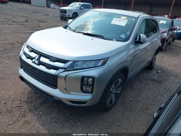 JA4ARUAU9RU012571 2024 MITSUBISHI OUTLANDER - Image 2