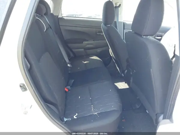 JA4ARUAU9RU014031 2024 MITSUBISHI OUTLANDER - Image 8