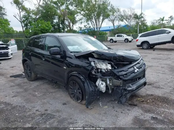 JA4ARUAU9RU014837 2024 MITSUBISHI OUTLANDER - Image 1