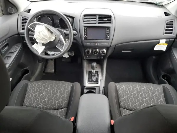 JA4ARUAU9RU017365 2024 MITSUBISHI OUTLANDER - Image 8