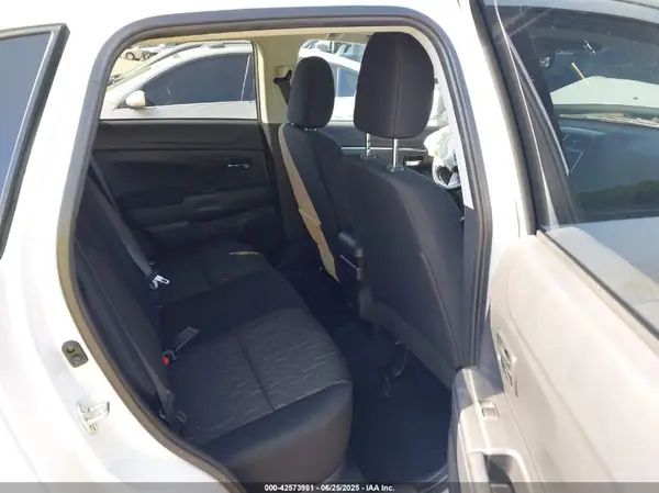 JA4ARUAU9RU020153 2024 MITSUBISHI OUTLANDER - Image 8