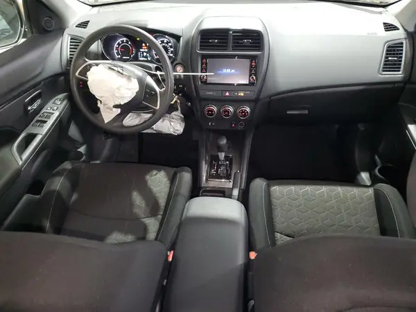 JA4ARUAU9RU025949 2024 MITSUBISHI OUTLANDER - Image 8