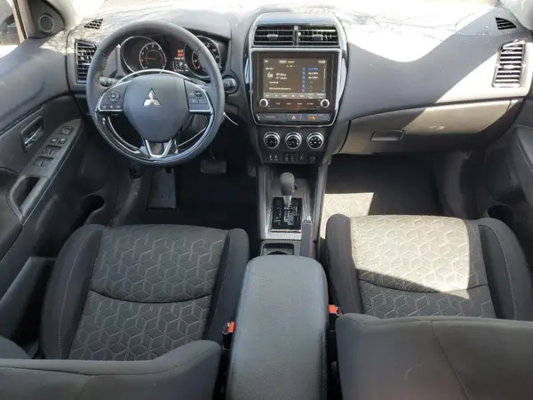 JA4ARUAU9RU026034 2024 MITSUBISHI OUTLANDER - Image 8
