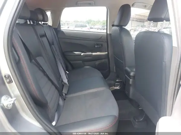 JA4ARUAU9SU000216 2025 MITSUBISHI OUTLANDER - Image 8