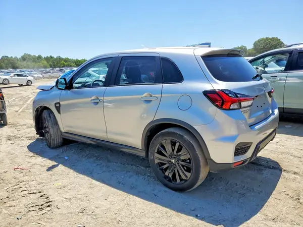 JA4ARUAU9SU007781 2025 MITSUBISHI OUTLANDER - Image 2