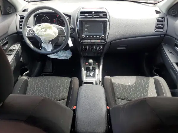 JA4ARUAU9TU006552 2026 MITSUBISHI OUTLANDER - Image 8