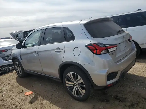 JA4ARUAUXMU017089 2021 MITSUBISHI OUTLANDER - Image 2