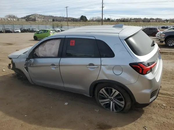 JA4ARUAUXMU017951 2021 MITSUBISHI OUTLANDER - Image 2