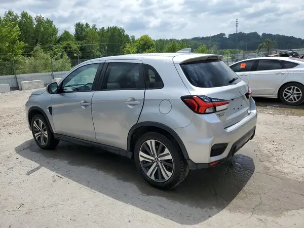 JA4ARUAUXNU008698 2022 MITSUBISHI OUTLANDER - Image 2