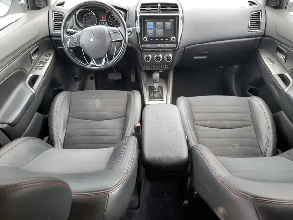 JA4ARUAUXNU008698 2022 MITSUBISHI OUTLANDER - Image 8
