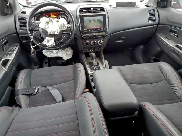 JA4ARUAUXNU010760 2022 MITSUBISHI OUTLANDER - Image 8