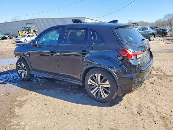 JA4ARUAUXNU012976 2022 MITSUBISHI OUTLANDER - Image 2