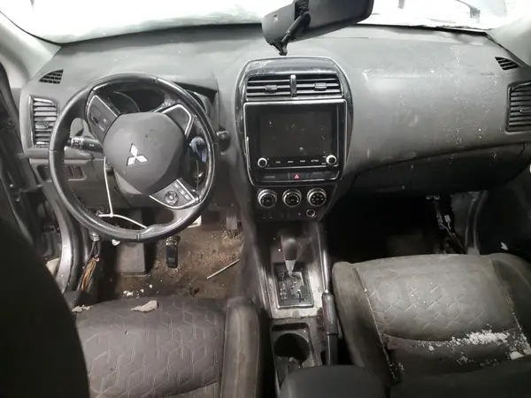 JA4ARUAUXNU015909 2022 MITSUBISHI OUTLANDER - Image 8