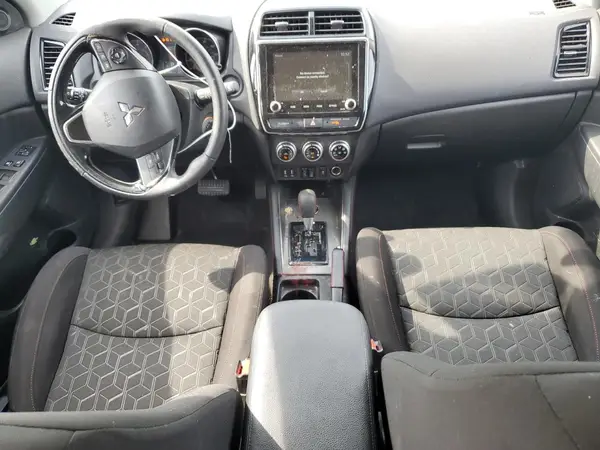JA4ARUAUXPU006064 2023 MITSUBISHI OUTLANDER - Image 8