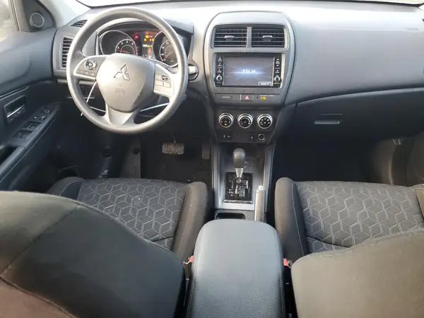 JA4ARUAUXPU006498 2023 MITSUBISHI OUTLANDER - Image 8
