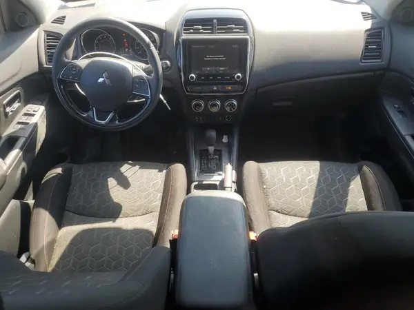 JA4ARUAUXPU007442 2023 MITSUBISHI OUTLANDER - Image 8