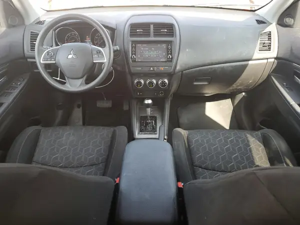JA4ARUAUXPU016299 2023 MITSUBISHI OUTLANDER - Image 8