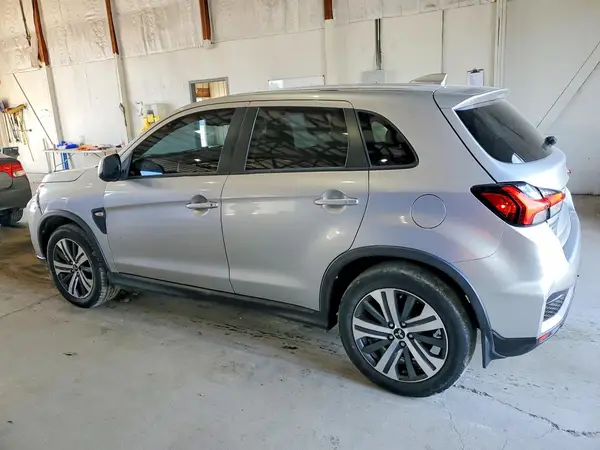 JA4ARUAUXRU000476 2024 MITSUBISHI OUTLANDER - Image 2